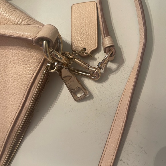 COACH blush crossbody - Picture 5 of 10
